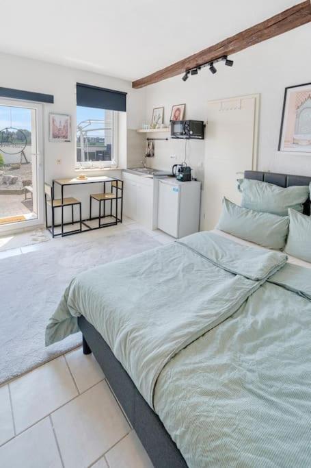 Tiny Apartment With Spacious Terrace On The Rhine Neuwied Εξωτερικό φωτογραφία